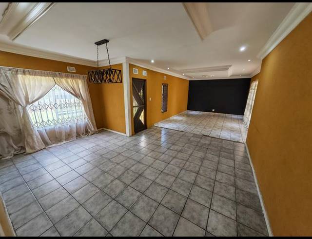 3 BEDROOM HOUSE FOR SALE IN VANDERBIJLPARK SE 1